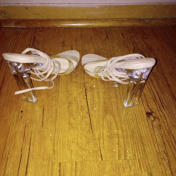 Pretty little things Sandals - Picture 3 of 3